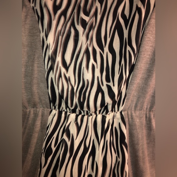 Sleeveless taupe with animal print dress. Size small - Picture 5 of 5
